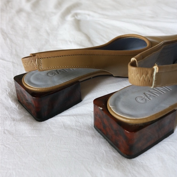 GANNI | Khaki Pointed Toe block slingbacks 39 - Picture 2 of 4